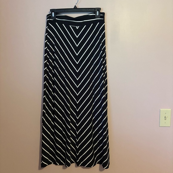 Item: Liz Claiborne Womens A Line Skirt